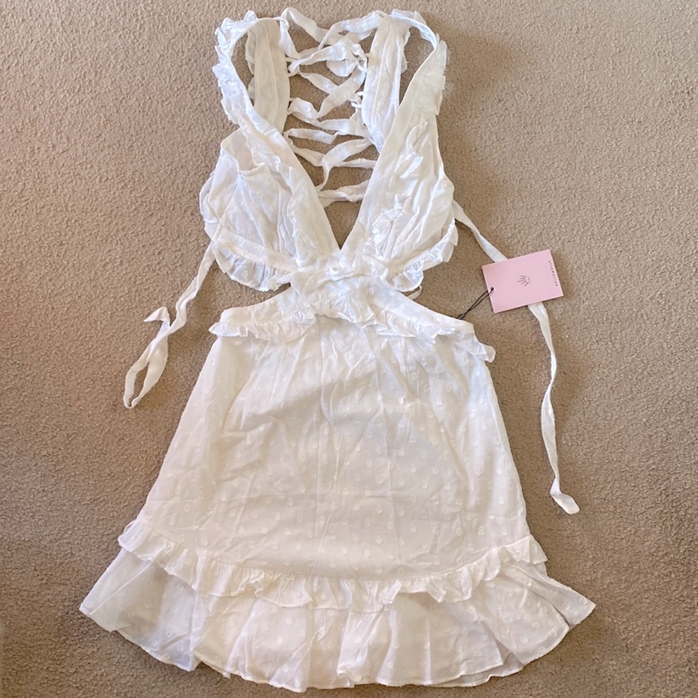 Beautiful white Hello Molly dress! Never worn! Has lace up back!